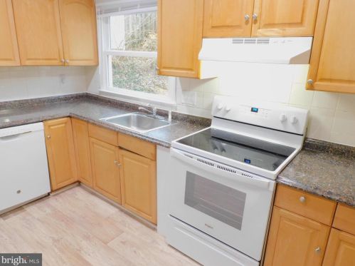 9095 Andromeda Dr, Springfield VA  22015-3509 exterior