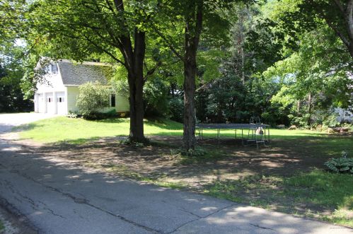 11 School St, Livermore Falls, ME 04254-1245