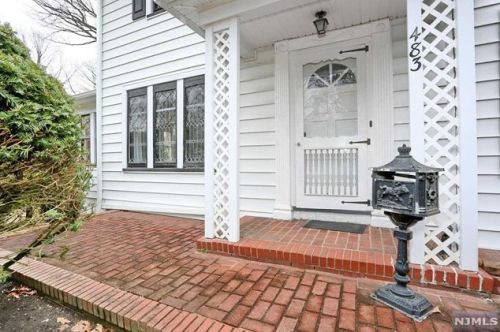 483 Summit Ave, Oradell, NJ 07649-1325