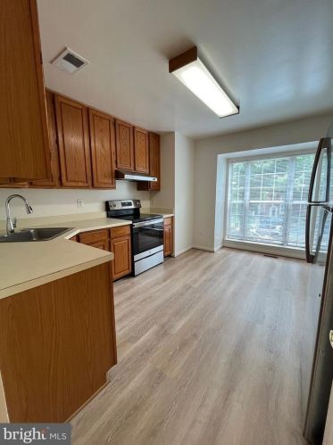 7 Dawn Vw Ct, Silver Spring MD 20904-1252 exterior