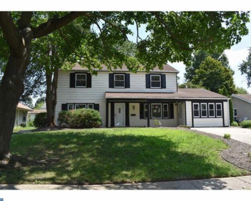 30 Peacock Ln, Willingboro, NJ 08046-2726