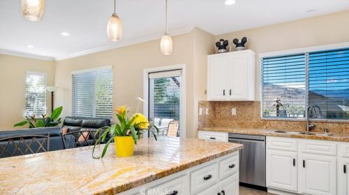 16163 Setting Sun Cir, Riverside CA  92503-0527 exterior