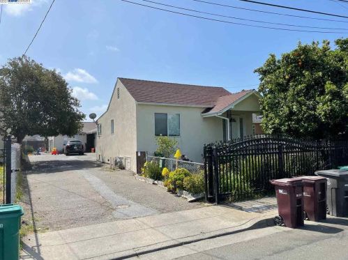 545 Dean St, Hayward, CA 94541-6417