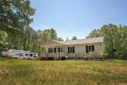 40 Cherokee Trl, Tamworth, VA 23027-9634