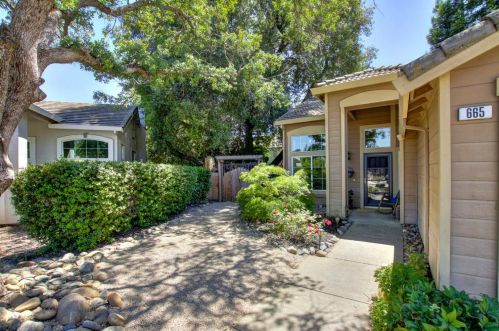 665 Cole Ct, Folsom, CA 95630-9536