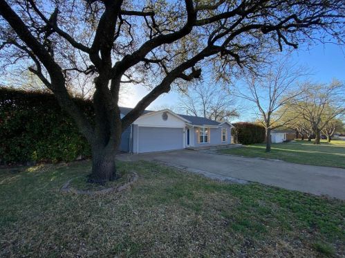 5508 Loch Lomond Ln, Fort Worth TX  76148-3910 exterior