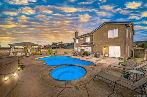 6551 La Sarra Dr, Lancaster, CA 93536-4553