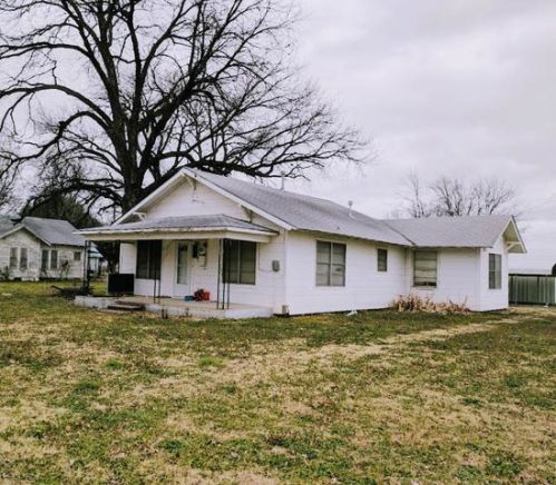 215 6th St, Terral, OK
