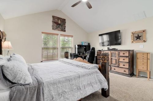 20217 Engelmann Ln, Webberville TX exterior