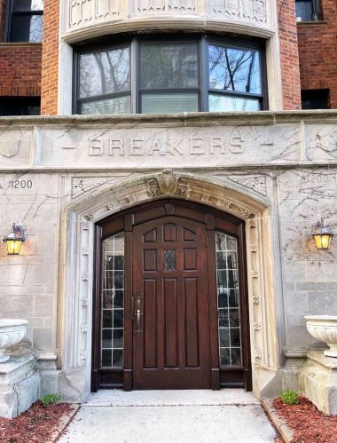 1200 Sherwin Ave, Chicago, IL 60626-2218