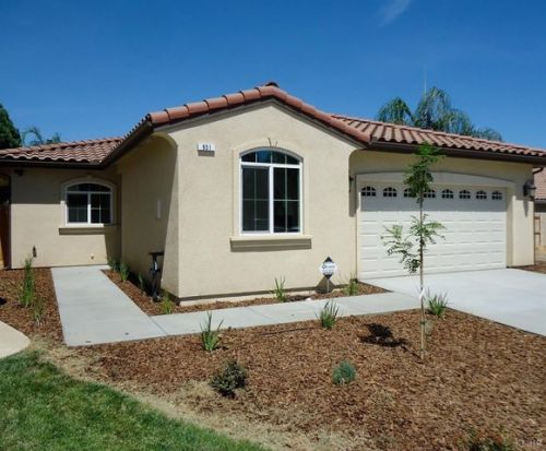 951 Vista Pl, Lemoore, CA 93245-9019