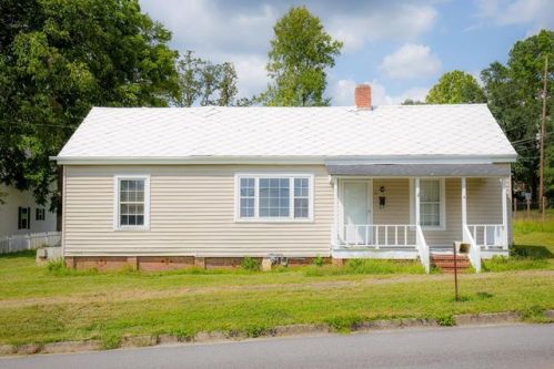 96 Aiken Rd, Graniteville, SC 29829-2522