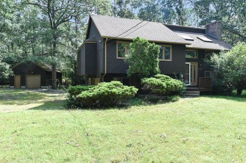 768 Weaver Hill Rd, Coventry, RI 02816-4622