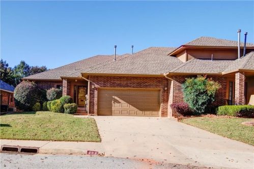 203 Woodbridge Cir, Edmond, OK 73012-4509