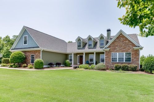 7657 Pea Ridge Rd, Lula, GA 30554-2422