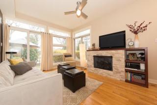 1511 Monroe St, Evanston, IL 60202-2096