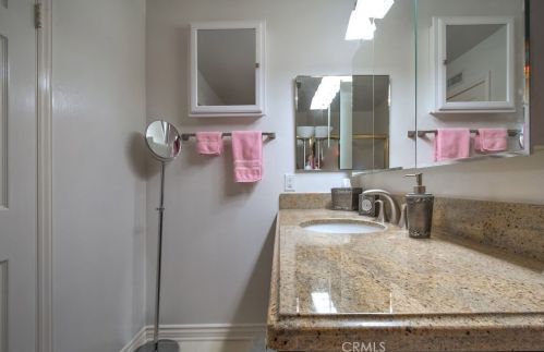 12 Gumwood, Irvine CA  92612-2352 exterior