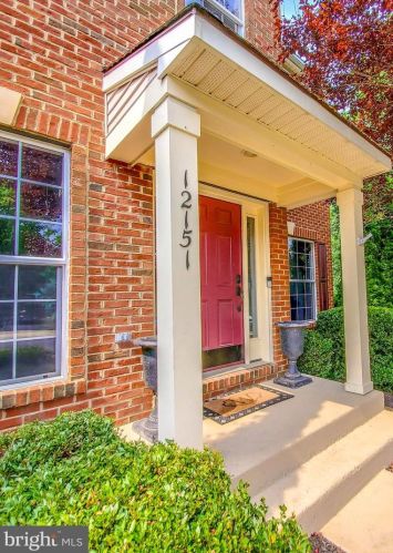 12151 Rain Slicker Pl, Nokesville, VA 20181-3658