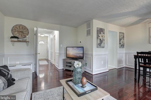 6369 Buffie Ct, Springfield VA  22015-3401 exterior