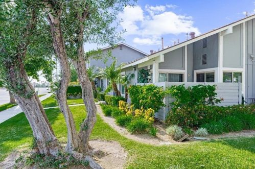 1701 Willow Woods Dr, Anaheim, CA 92807-1416