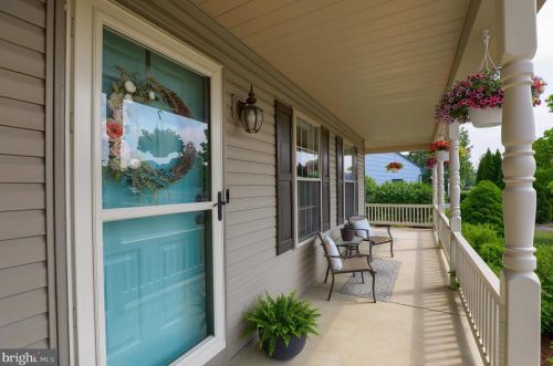 9 Tyler Dr, Ephrata, PA 17522-1239