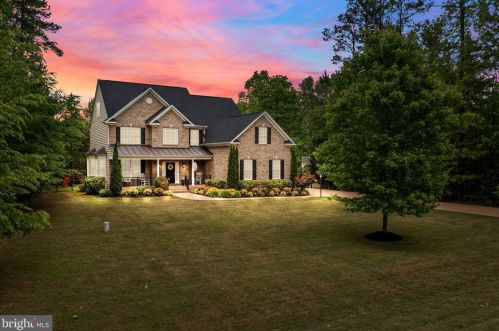 9620 Landcastle Dr, Ashland, VA 23005-7874