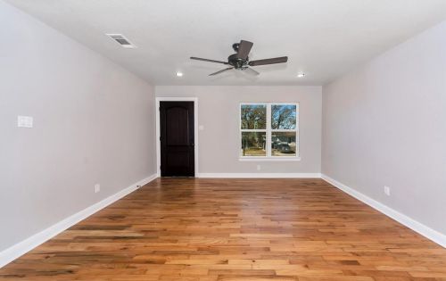 2217 Sturges Dr, Fort Worth TX  76112-3816 exterior