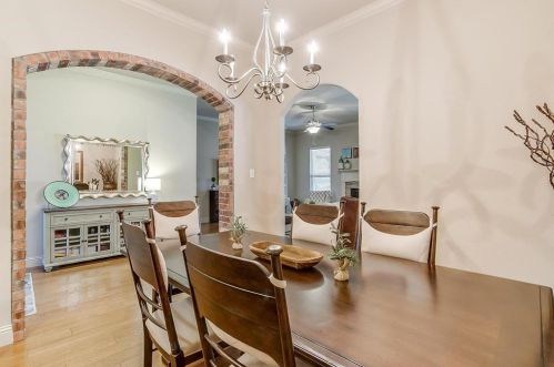 405 Sterling Dr, Fort Worth TX  76126-2461 exterior