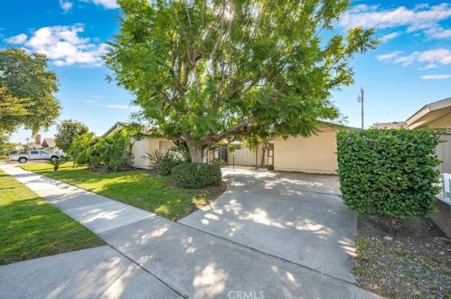3262 Ruth Elaine Dr, Los Alamitos, CA 90720-3037