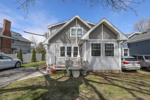 5 Island Ave, Kittery, ME 03904-1614