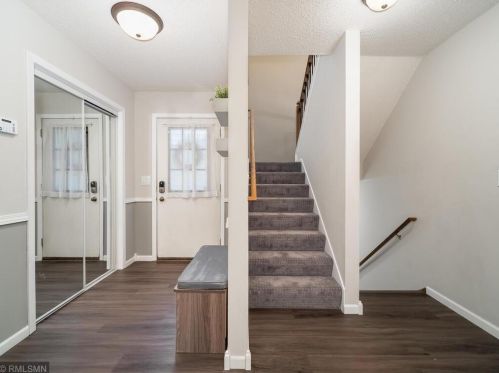 3274 Camelot Dr, Saint Paul MN  55125-2754 exterior