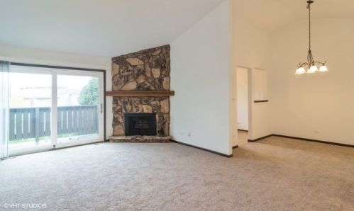 2263 Enlund Dr, Palatine, IL 60074-2233