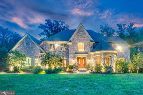 7624 Burford Dr, Mc Lean, VA 22102-2134