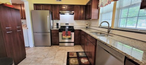 348 Wexford Ct, Carol Stream IL  60188-4828 exterior