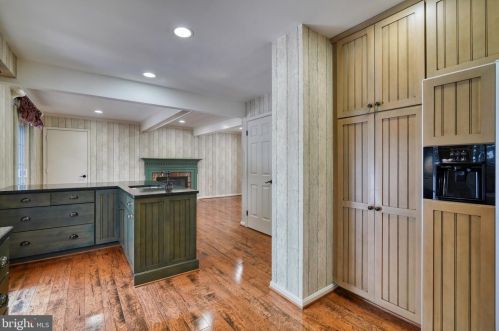 1609 Mithering Ln, Silver Spring MD 20905-7045 exterior