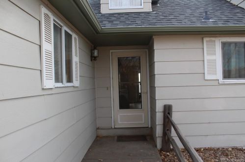 1610 Biscay Cir, Denver, CO 80011-5221