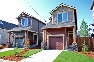 933 Roselawn St, Portland, OR 97211-4448