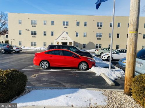 9 2nd Ave, Hanover, PA 17331-3654