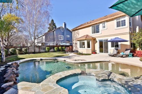 6417 Owl Way, Livermore, CA 94551-8715