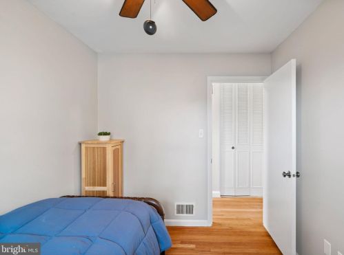 8811 Kenilworth Dr, Springfield VA  22151-1103 exterior