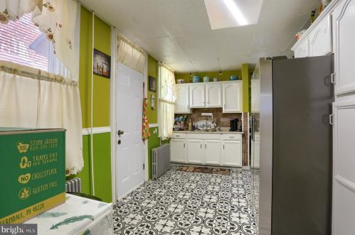 543 Strawberry St, Lancaster PA  17602-4466 exterior