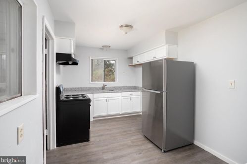 9 Theresa St, Trenton NJ 08618-1529 exterior