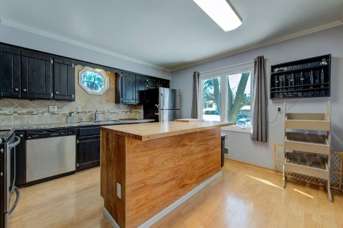 4050 Cinnabar Dr, Saint Paul, MN 55122-2917