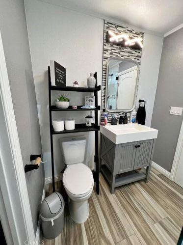 2058 Blenheim St, Riverside CA  92507-2011 exterior