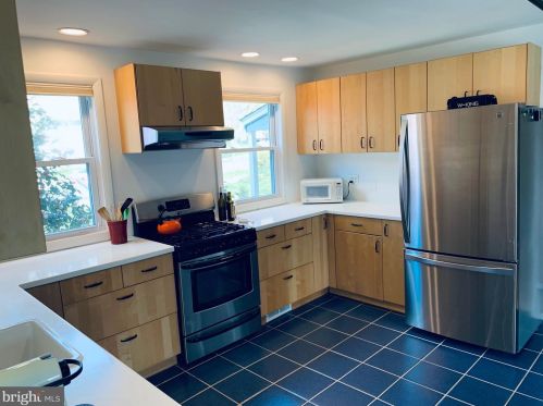 2233 Luzerne Ave, Silver Spring MD 20910-2135 exterior