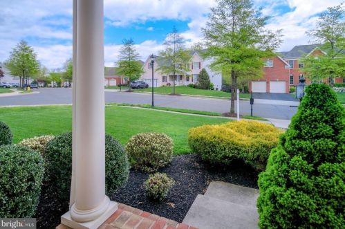 5737 Waterloo Bridge Cir, Haymarket, VA 20169-8117