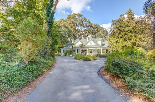 63 Kinney Ave, Talmo, GA 30575-2202