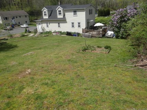 126 Toll Gate Rd, Middletown, CT 06457-5729