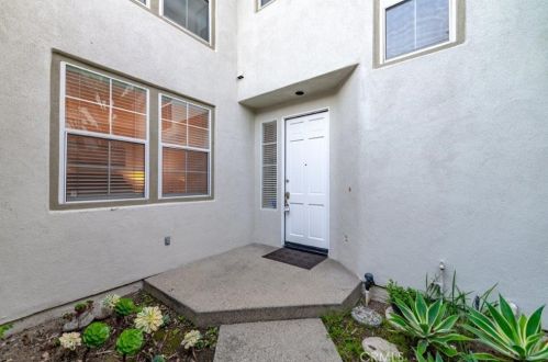 3 Haggerston Aisle, Irvine, CA 92603-5731