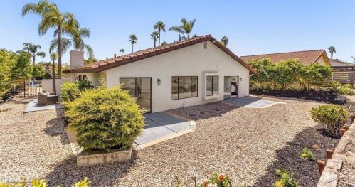 335 Whispering Brook Dr, Vista CA 92083-1956 exterior